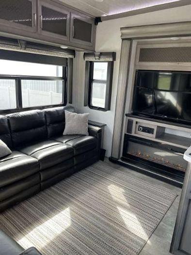 Used 2020 Keystone Montana 3854BR