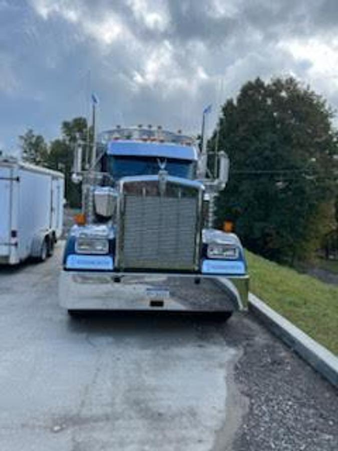 Used 2000 Kenworth W900L Conventional Sleeper Semi
