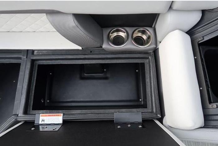 Used 2023 Lowe SS210WT Pontoon