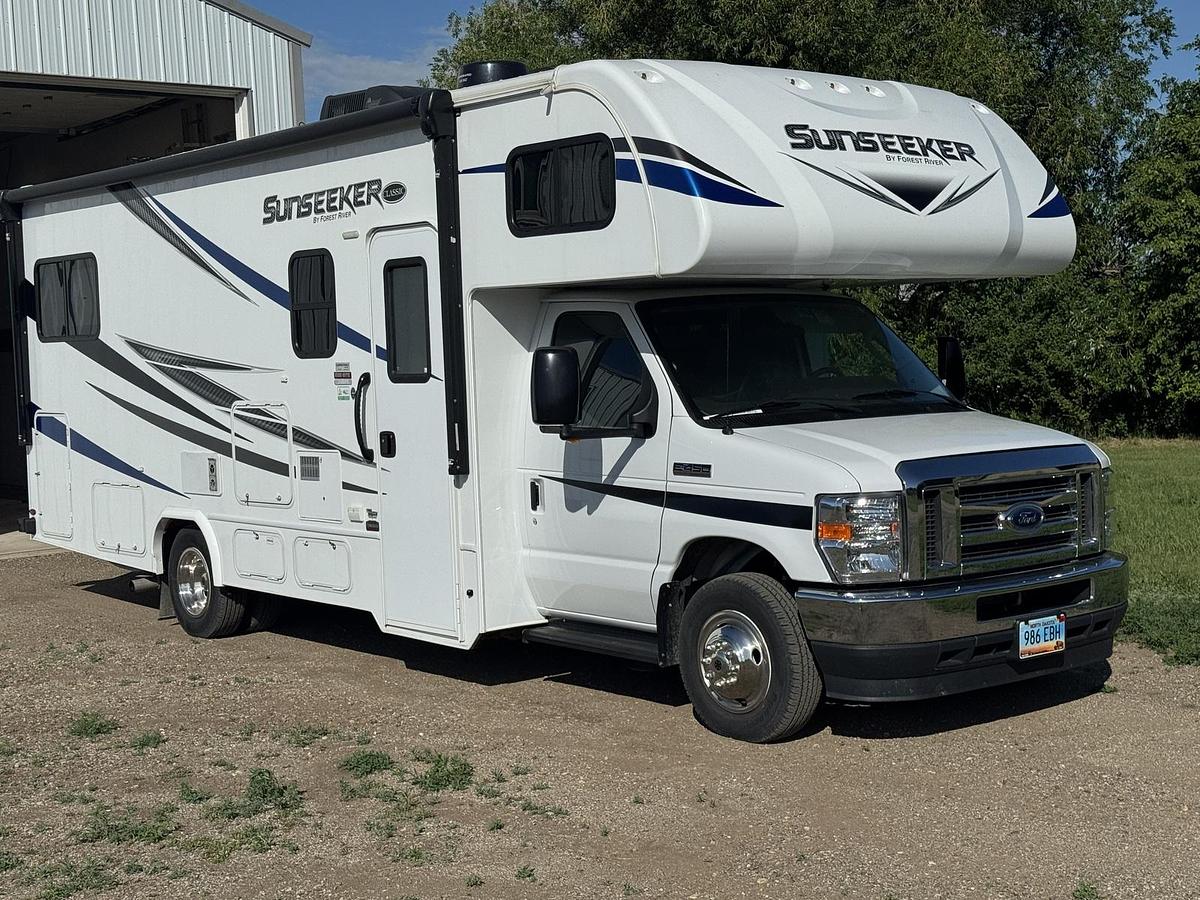 Used 2021 Forest River Sunseeker 2500 TSF