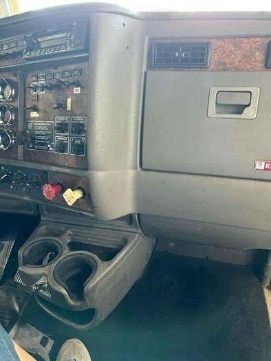 Used 2005 KENWORTH W900L