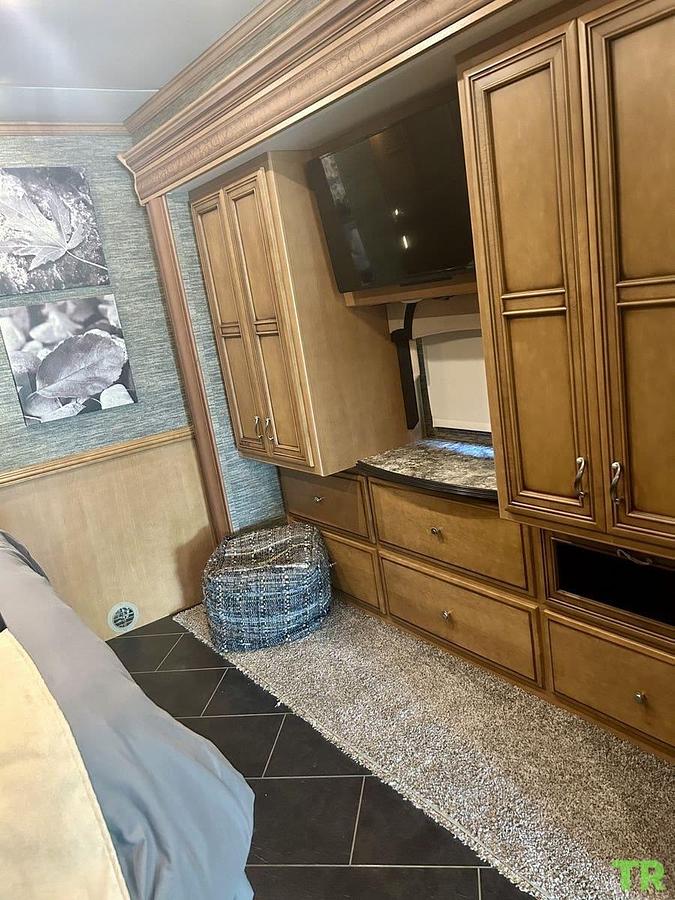 Used 2015 Newmar Ventana LE 3812