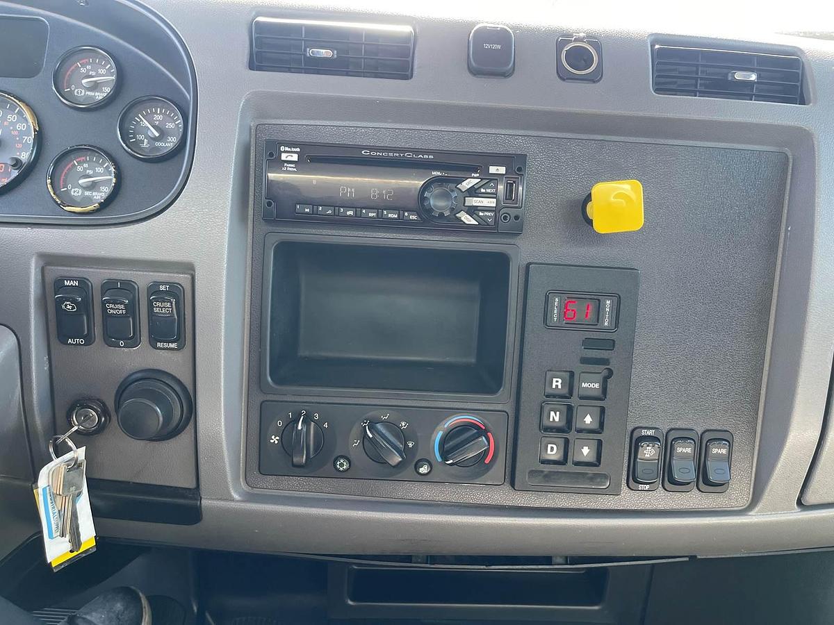 Used 2016 Peterbilt 330 Box Truck