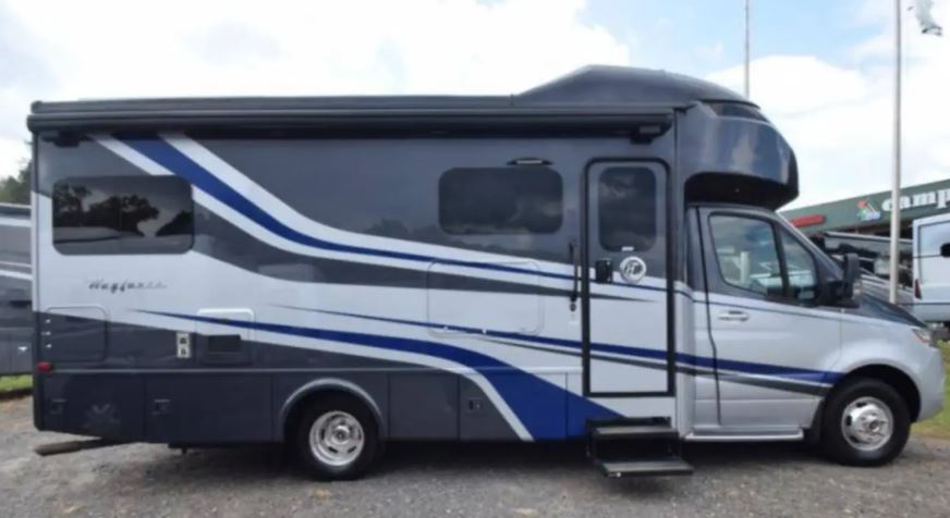 Used 2020 Tiffin Wayfarer 24TW