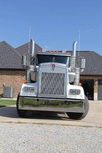 Used 2022 KENWORTH W900L