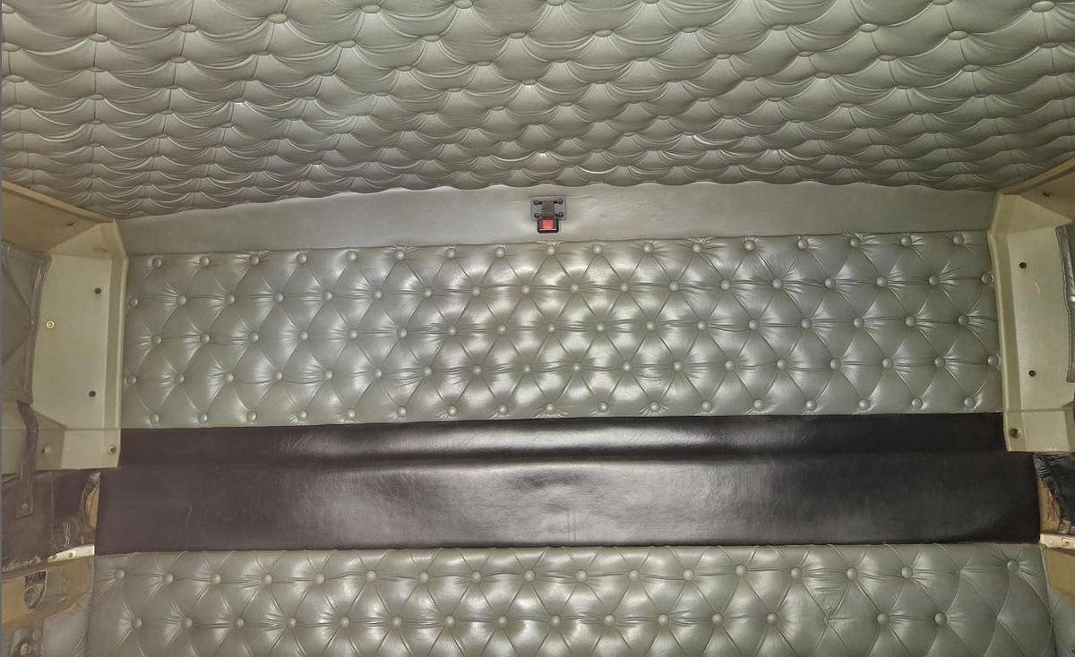 Used 1999 Kenworth W900 Sleeper Semi Truck