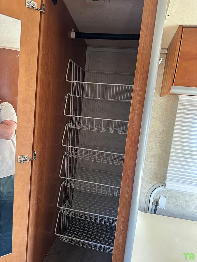 Used 2006 Winnebago View 23J