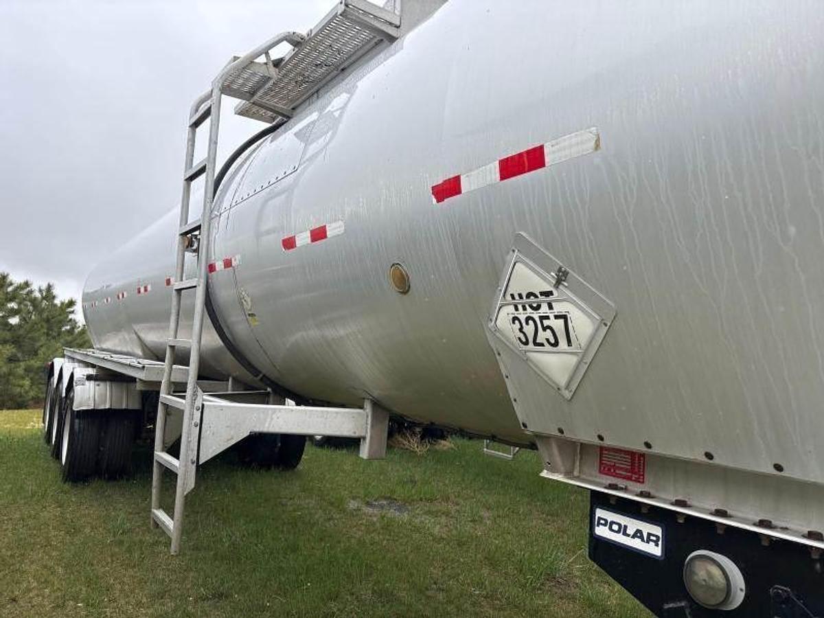 Used 2008 Polar Tank Trailer Asphalt / Hot Oil Tank Trailer