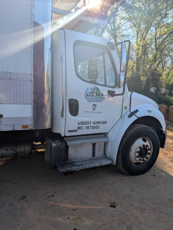 Used 2012 Freightliner Business Class M2