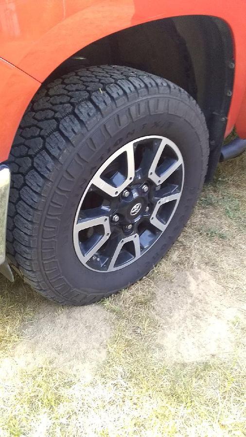 Used 2018 Toyota Tundra | Reliable Full-Size Pickup | Well-Maintained