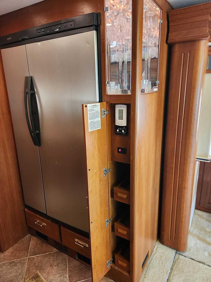 Used 2001 Country Coach Magna
