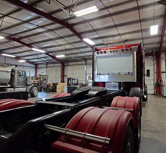 Used 2023 KENWORTH W990