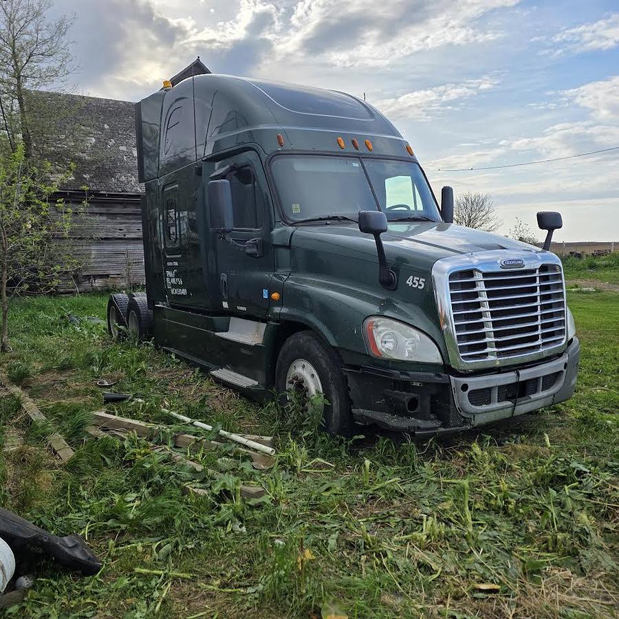 Used 2013 Freightliner Cascadia