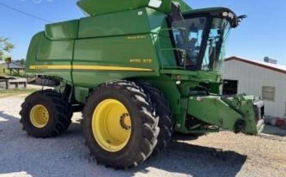 Used 2008 JOHN DEERE 9770 STS Combine