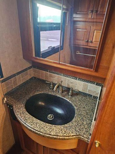 Used 2005 Country Coach Affinity 730