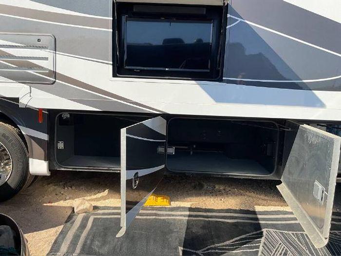 Used 2014 Tiffin Allegro Red 33AL