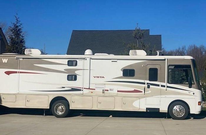 Used 2013 Winnebago Vista 35B