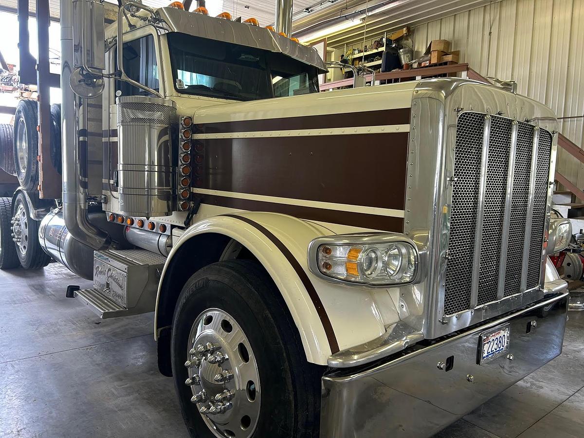 Used 2013 Peterbilt 389