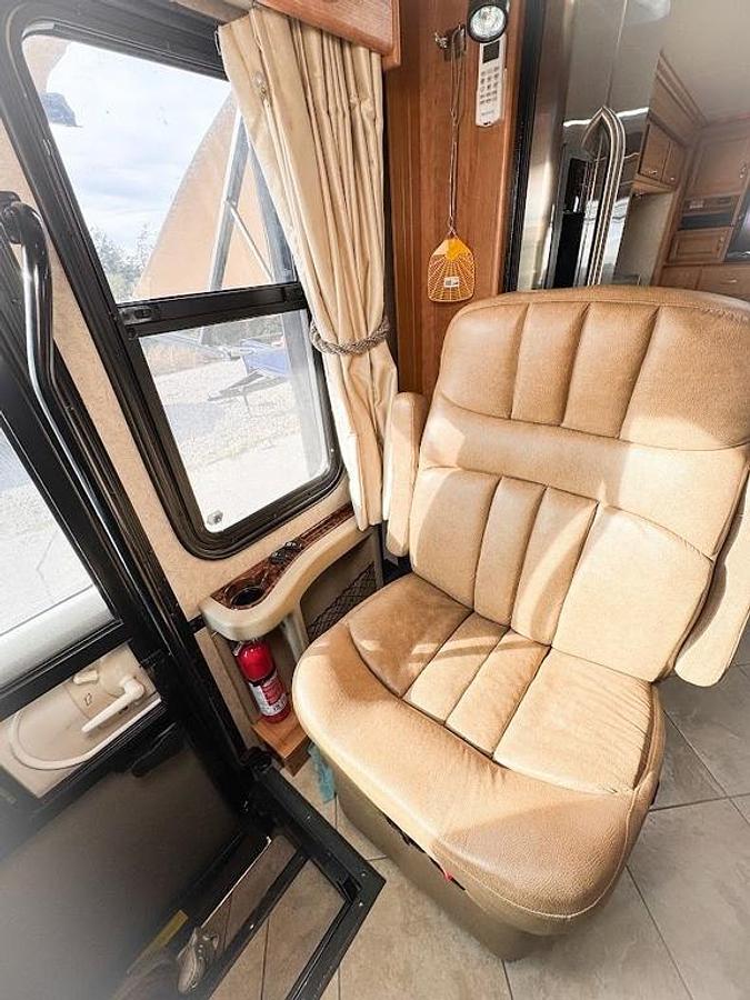 Used 2010 Fleetwood Discovery 40X