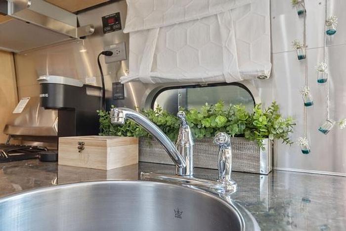 Used 2014 Airstream Flying Cloud 25FB