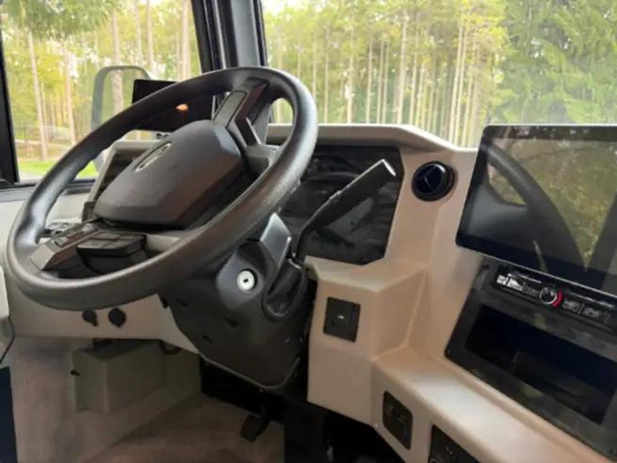 Used 2023 Newmar Bay Star 3629 Class A Motorhome