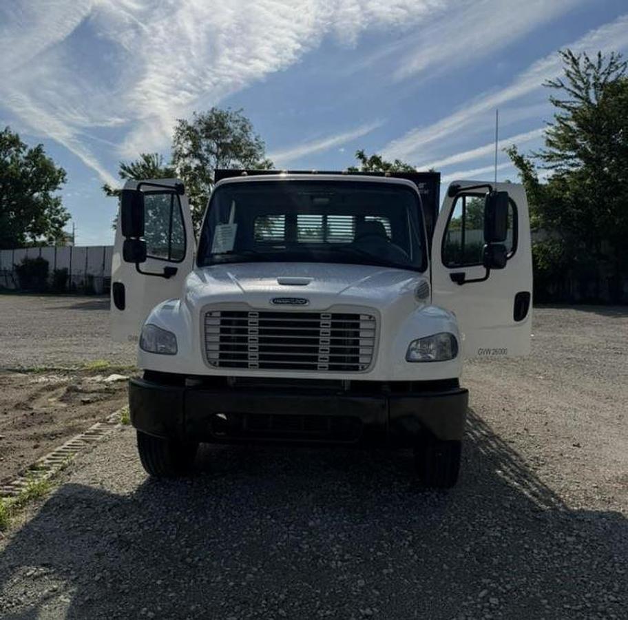 Used 2019 Freightliner Business Class M2 106