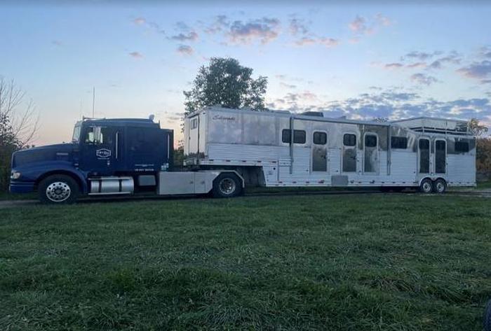 Used 2005 Silverado 4 Horse Trailer with Living Quarters & 1999 International L26 Western Hauler