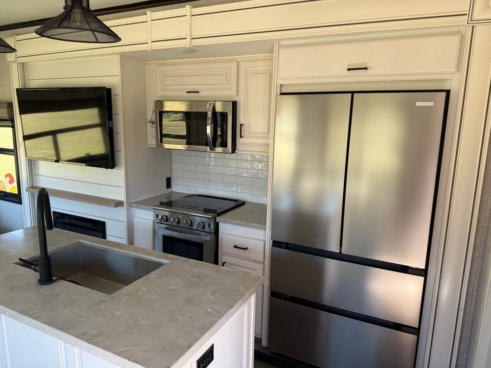 Used 2024 Highland Ridge Open Range 371MB Fifth Wheel