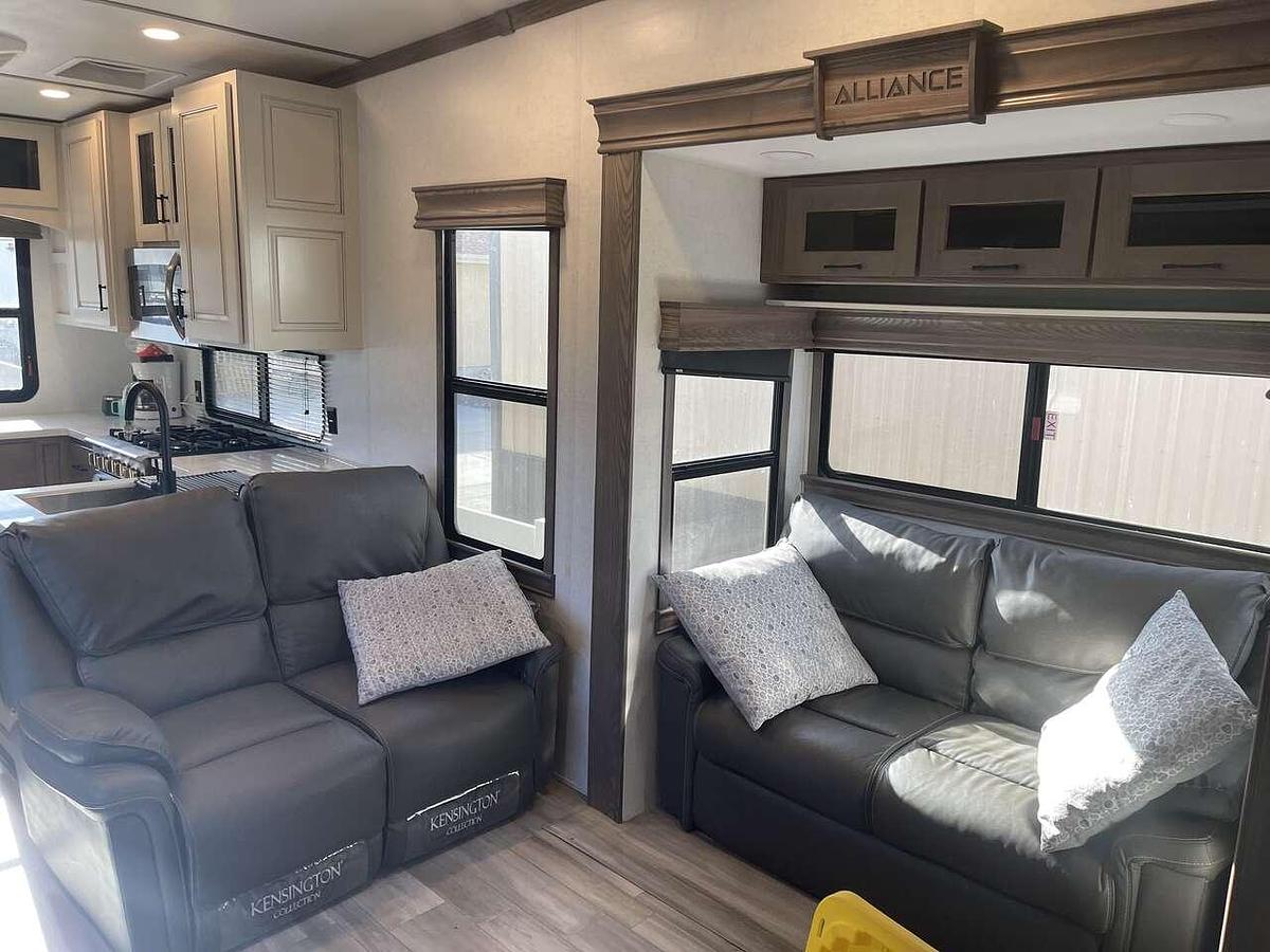 Used 2023 Alliance Paradigm R328K