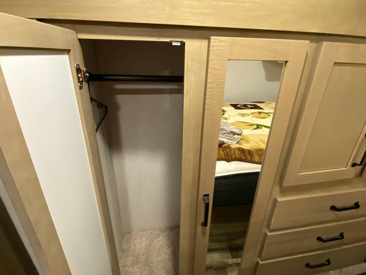 Used 2022 Keystone Raptor 429