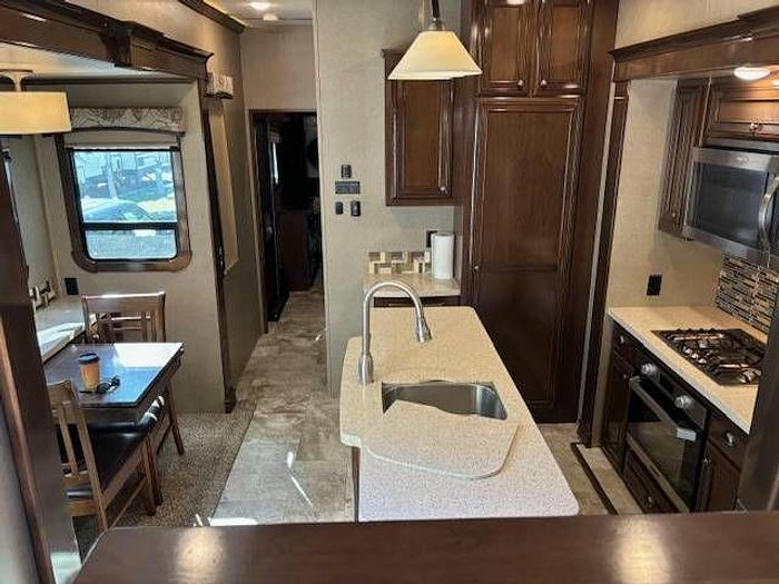 Used 2018 Redwood Redwood 3941FL