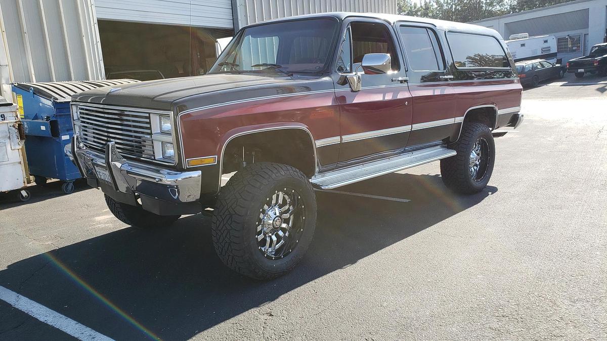 Used 1988 MC Suburban 4WD 2500