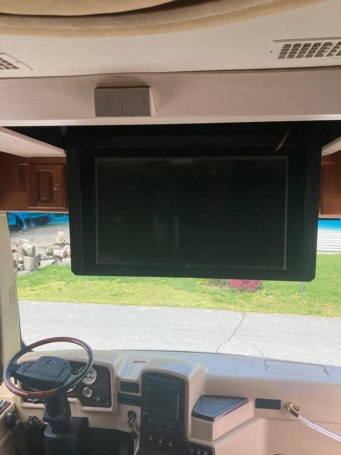 Used 2005 Monaco Signature Castle IV Class A Motorhome