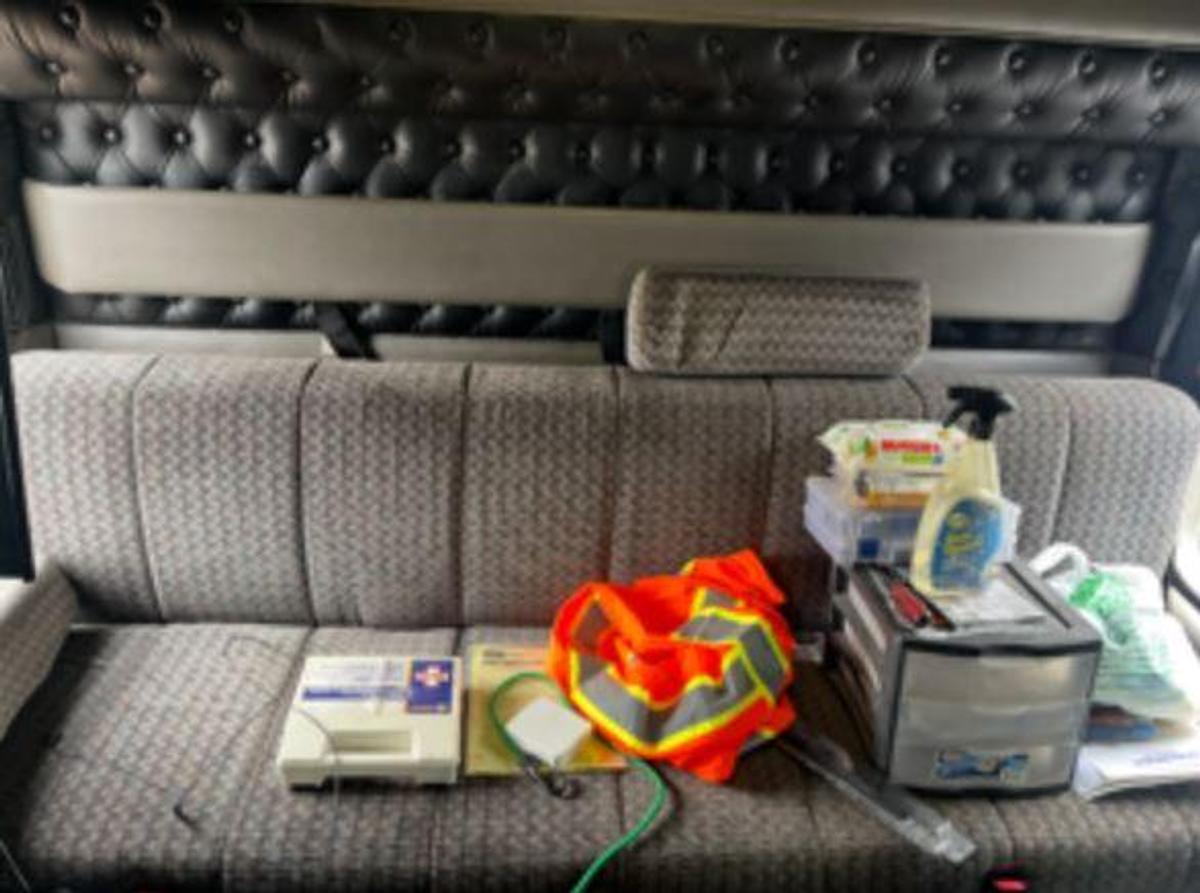 Used 2004 Kenworth W900 Conventional Sleeper Semi