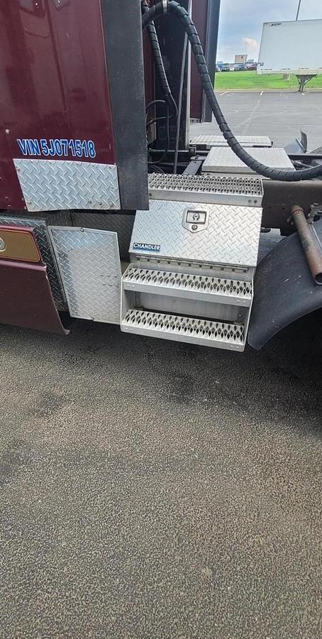 Used 2005 Kenworth T600 Sleeper Semi Truck