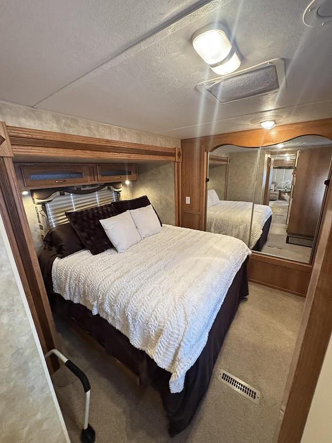 Used 2010 Jayco Eagle 320RLDS Travel Trailer