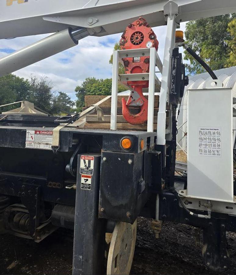 Used 2013 Altec AC38-127S Mounted on 2013 Peterbilt 379
