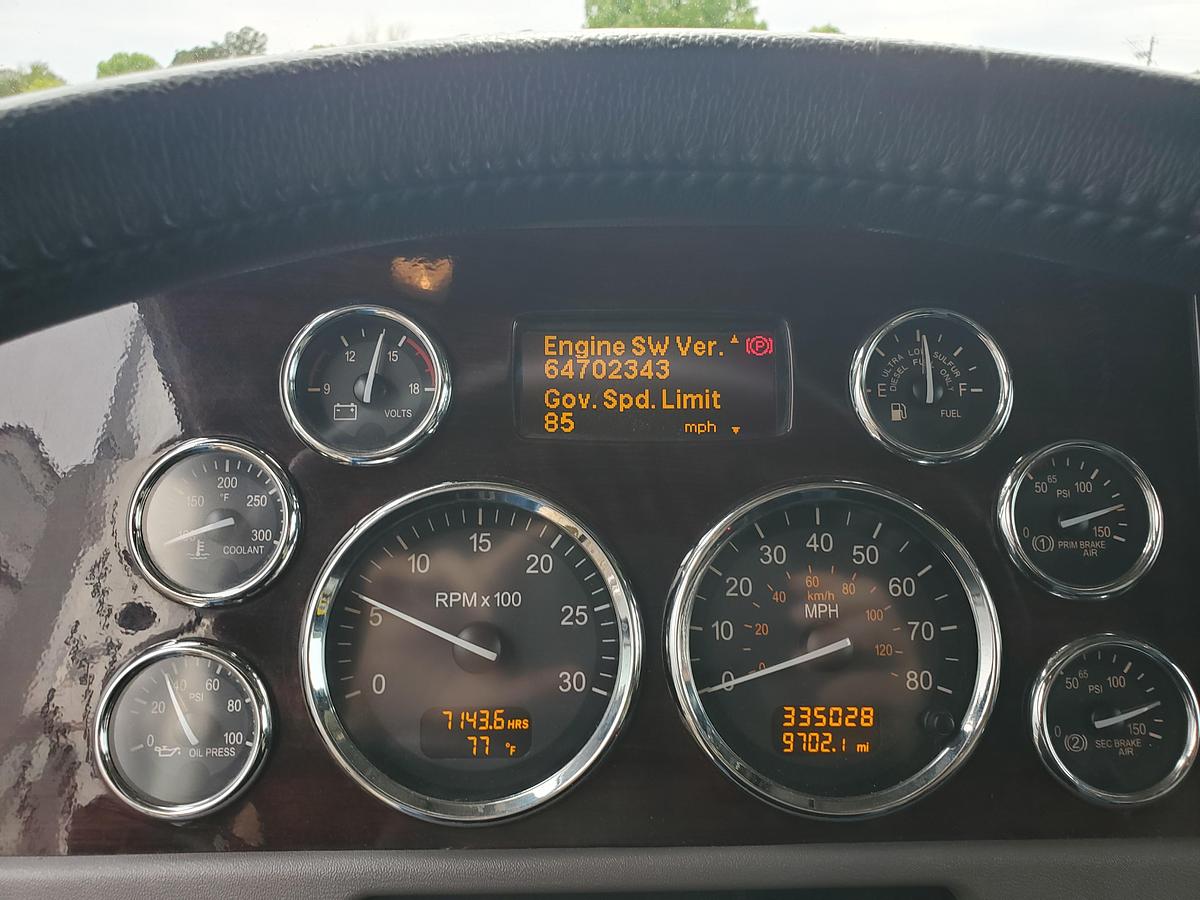 Used 2022 Peterbilt 38