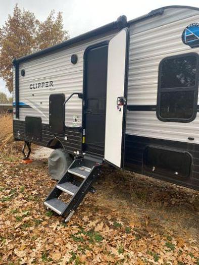 Used 2022 Coachmen Clipper Ultra Lite 182DBU