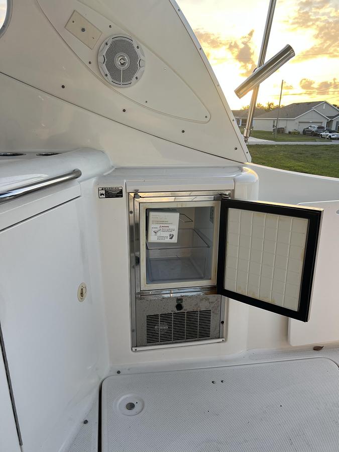 Used 2004 Maxum 3100 SE with Trailer