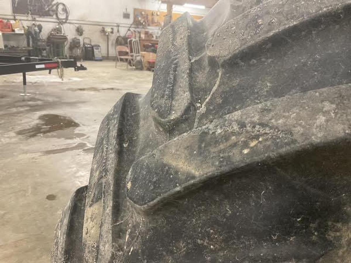 Used 2001 John Deere 4710 Self Propelled Sprayer