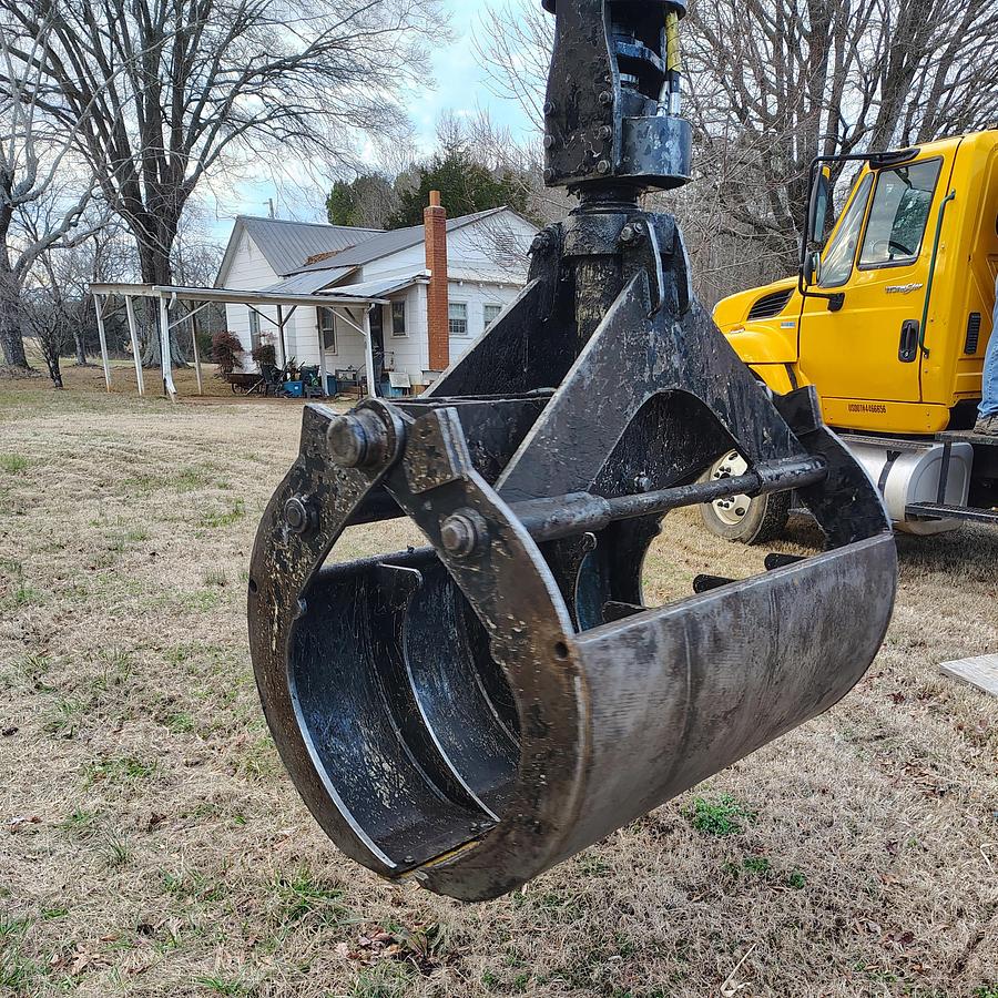 Used 2011 Petersen TL3 Lightning Loader Grapple Truck