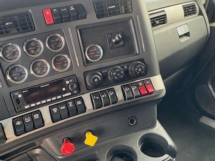 Used 2023 KENWORTH T880