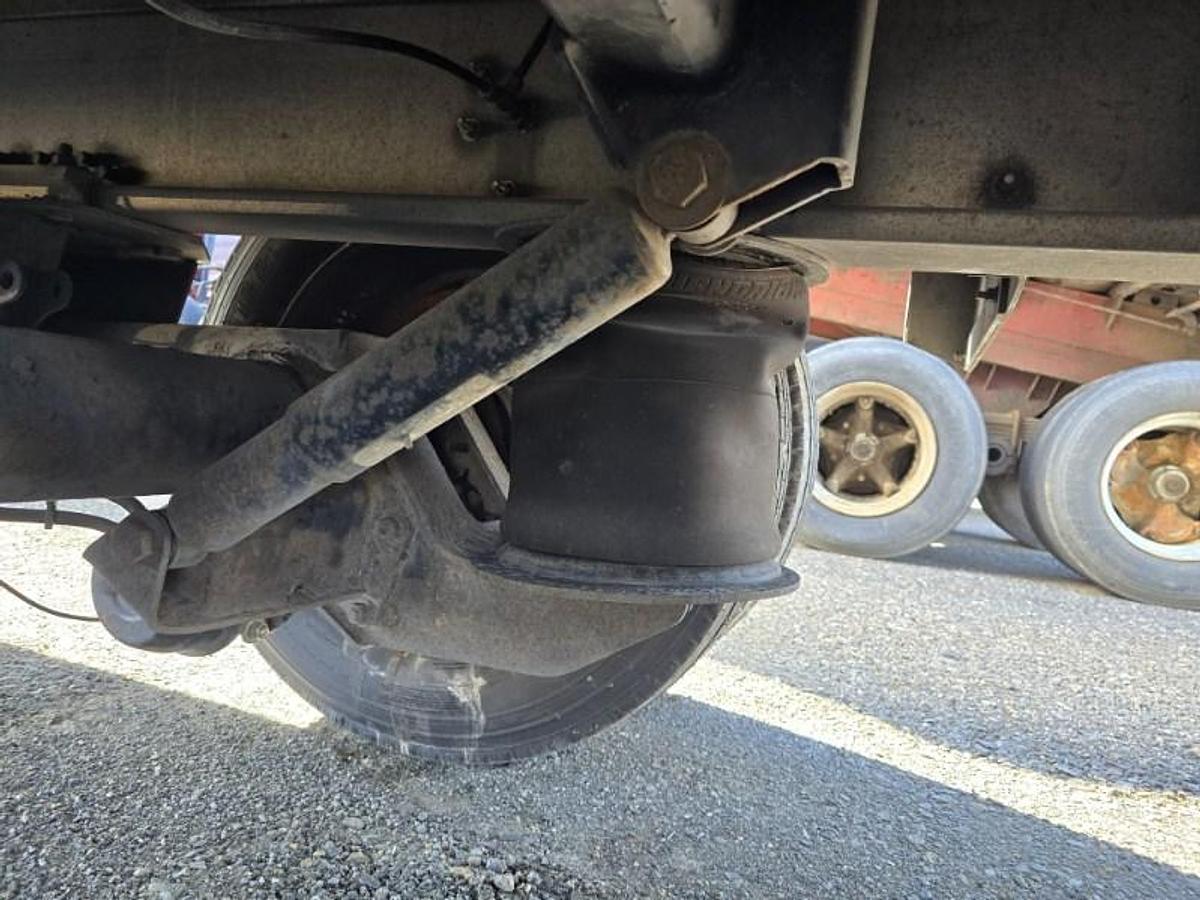 Used 2016 Flatbed 413