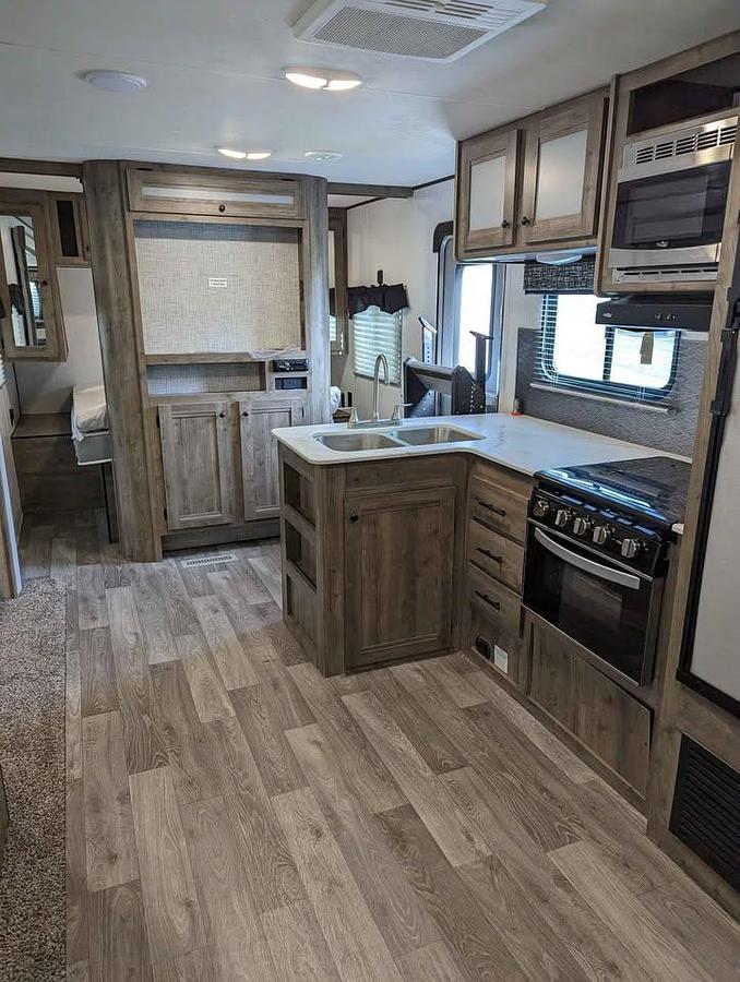 Used 2021 Heartland Pioneer DS320