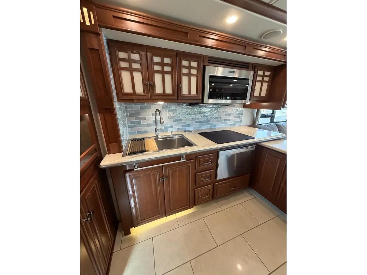 Used 2015 Winnebago Itasca Ellipse 42HD