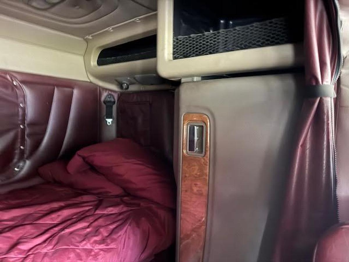 Used 2009 Peterbilt 389