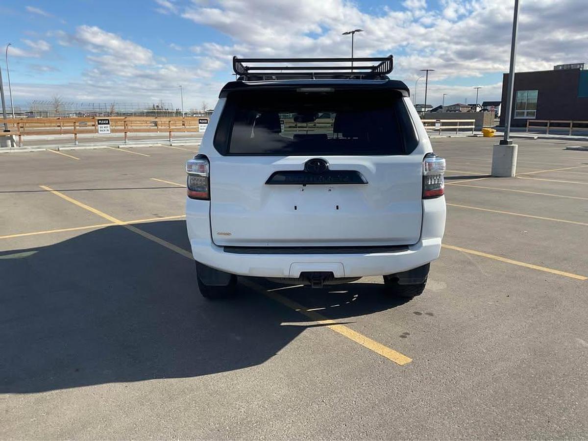 Used 2020 4 RUNNER VENTURE SUV