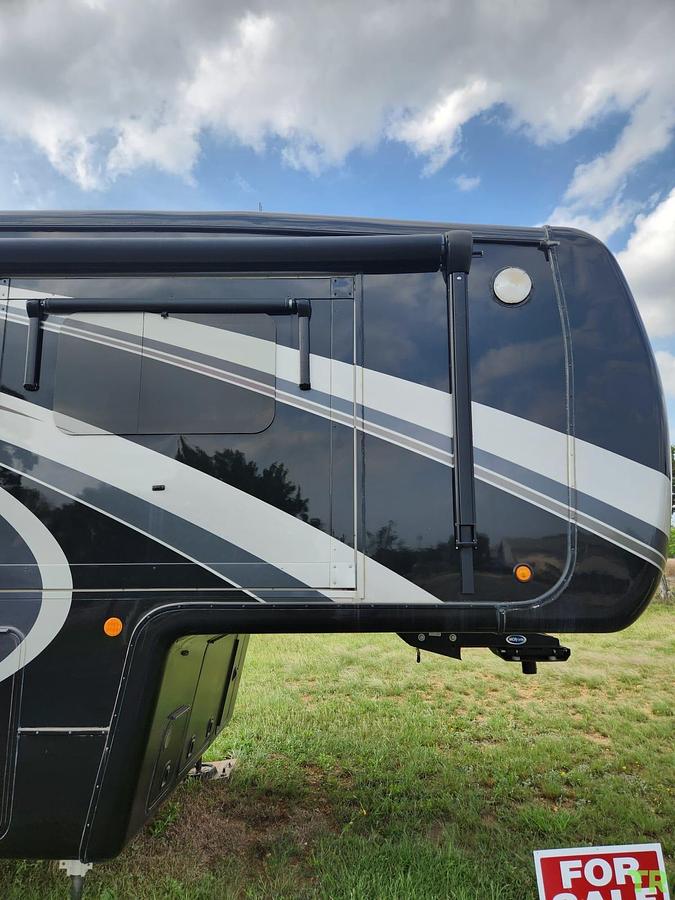 Used 2020 DRV Mobile Suite 44 Columbus
