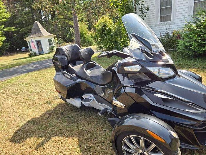 Used 2014 CAN-AM SPYDER RT